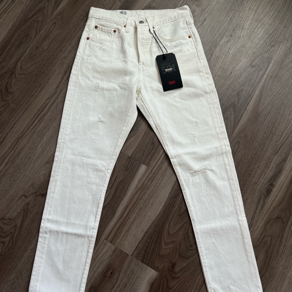 Levi’s - Picture 3 of 6